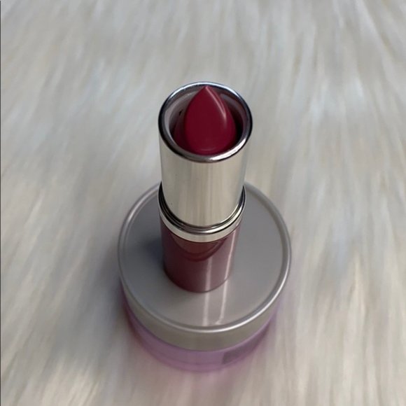 Clinique Plum Pop Lipstick - Picture 3 of 4